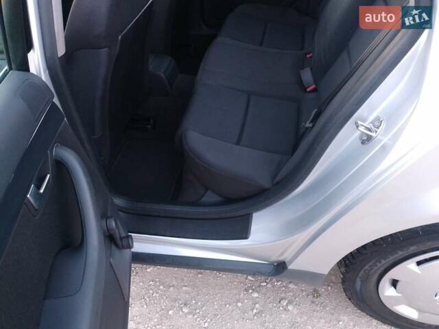 Сірий Ауді А4, об'ємом двигуна 1.6 л та пробігом 162 тис. км за 5450 $, фото 24 на Automoto.ua
