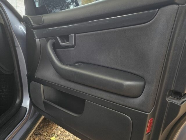 Серый Ауди А4, объемом двигателя 1.8 л и пробегом 270 тыс. км за 5200 $, фото 9 на Automoto.ua