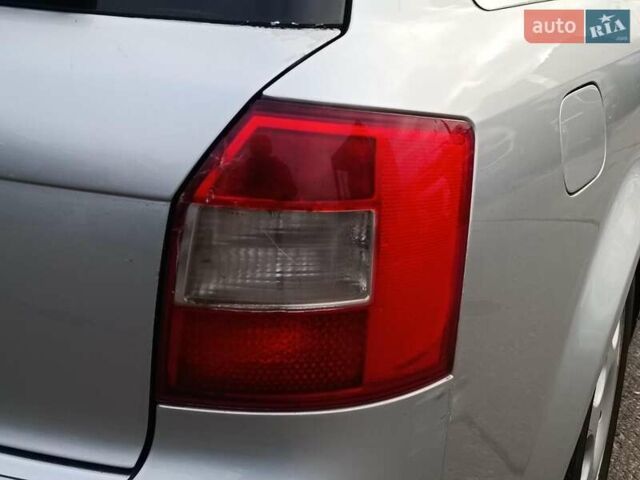 Сірий Ауді А4, об'ємом двигуна 2.4 л та пробігом 282 тис. км за 5390 $, фото 8 на Automoto.ua