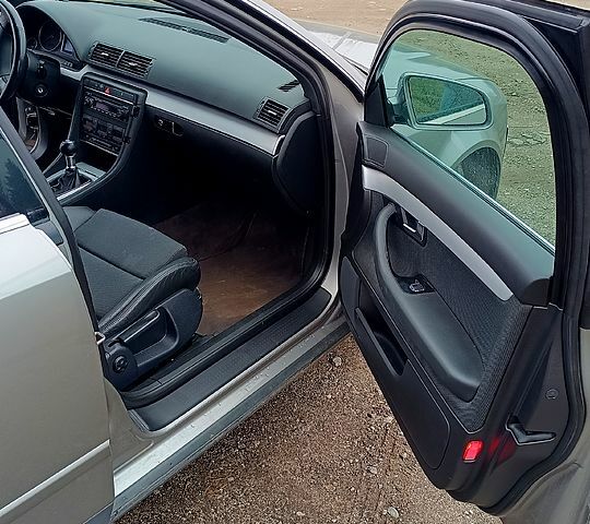 Сірий Ауді А4, об'ємом двигуна 2 л та пробігом 292 тис. км за 6500 $, фото 8 на Automoto.ua