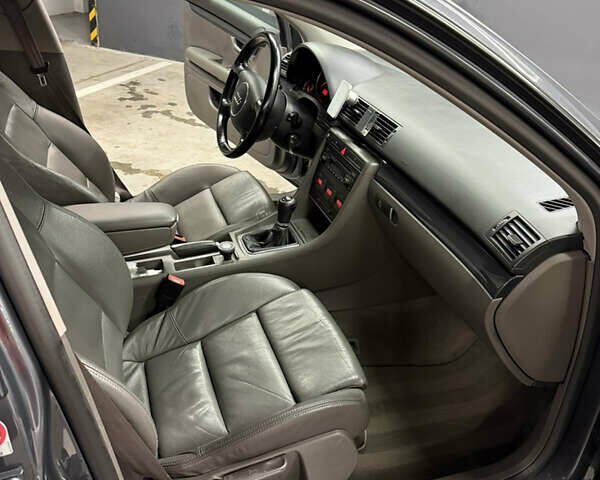 Сірий Ауді А4, об'ємом двигуна 2.5 л та пробігом 292 тис. км за 6500 $, фото 14 на Automoto.ua