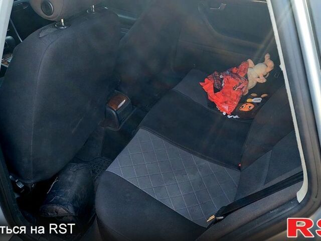 Серый Ауди А4, объемом двигателя 2.5 л и пробегом 250 тыс. км за 4500 $, фото 9 на Automoto.ua