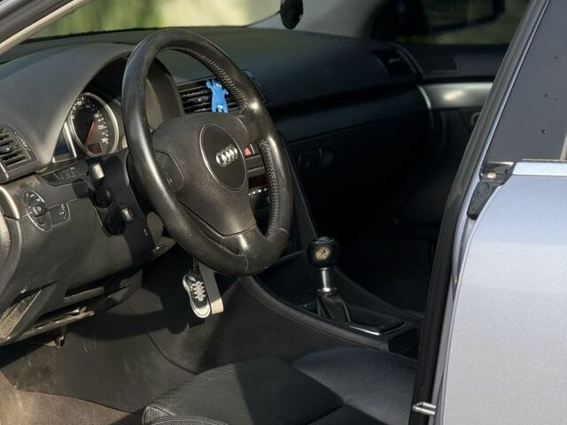 Сірий Ауді А4, об'ємом двигуна 1.8 л та пробігом 222 тис. км за 4800 $, фото 15 на Automoto.ua