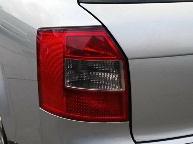 Сірий Ауді А4, об'ємом двигуна 2.4 л та пробігом 282 тис. км за 5390 $, фото 10 на Automoto.ua