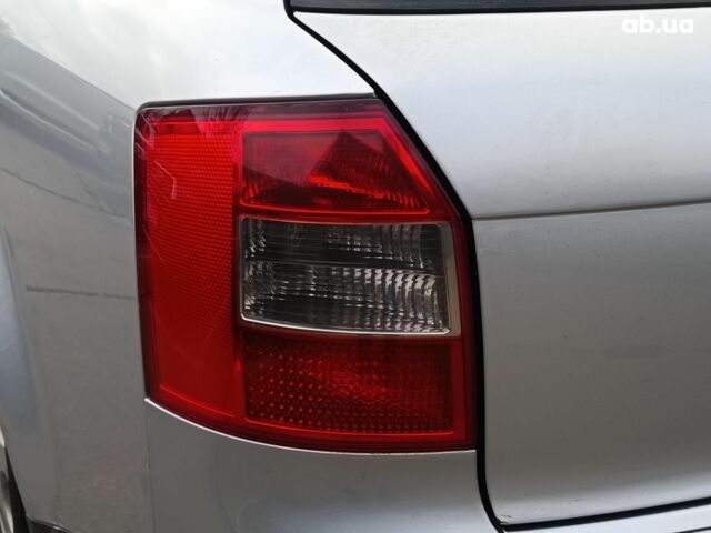 Сірий Ауді А4, об'ємом двигуна 2.4 л та пробігом 282 тис. км за 5390 $, фото 10 на Automoto.ua