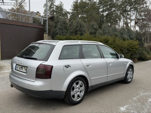 Серый Ауди А4, объемом двигателя 2 л и пробегом 300 тыс. км за 3990 $, фото 4 на Automoto.ua