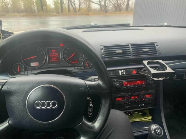 Серый Ауди А4, объемом двигателя 1.6 л и пробегом 227 тыс. км за 3700 $, фото 3 на Automoto.ua