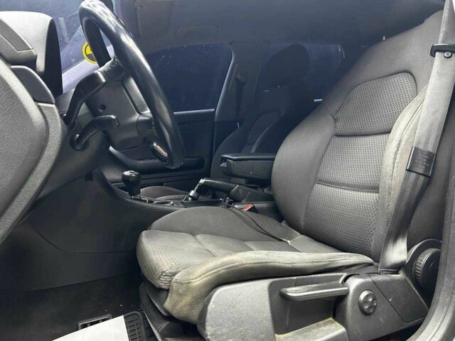 Серый Ауди А4, объемом двигателя 2 л и пробегом 284 тыс. км за 4600 $, фото 6 на Automoto.ua