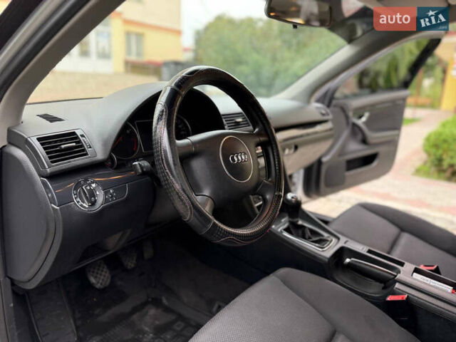 Сірий Ауді А4, об'ємом двигуна 1.98 л та пробігом 210 тис. км за 5000 $, фото 53 на Automoto.ua