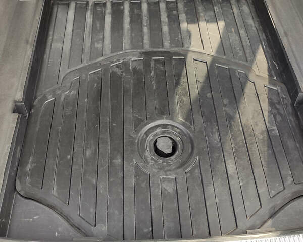 Серый Ауди А4, объемом двигателя 1.9 л и пробегом 407 тыс. км за 5000 $, фото 4 на Automoto.ua