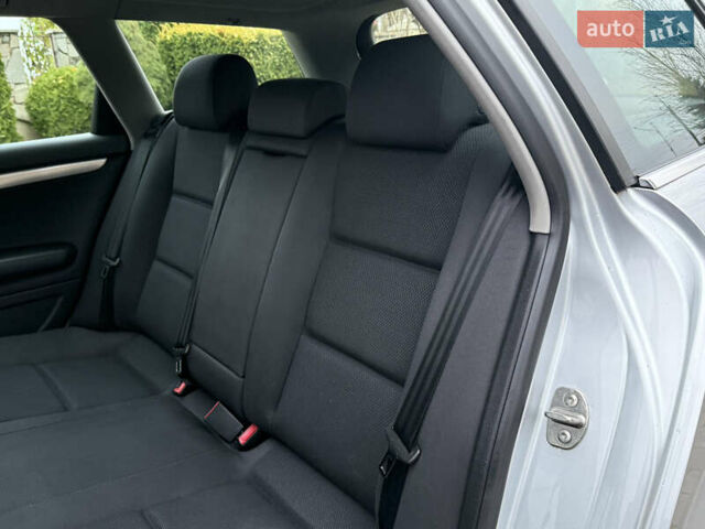 Сірий Ауді А4, об'ємом двигуна 1.8 л та пробігом 211 тис. км за 5850 $, фото 31 на Automoto.ua