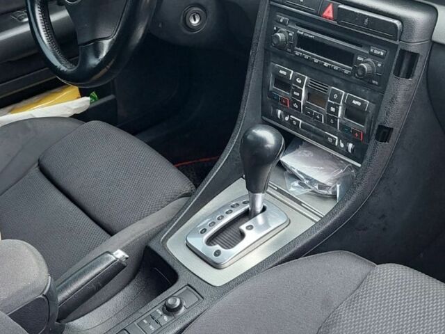 Серый Ауди А4, объемом двигателя 1.8 л и пробегом 240 тыс. км за 6300 $, фото 3 на Automoto.ua