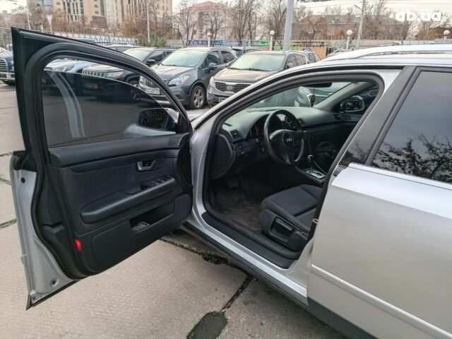 Сірий Ауді А4, об'ємом двигуна 2.4 л та пробігом 282 тис. км за 5390 $, фото 21 на Automoto.ua