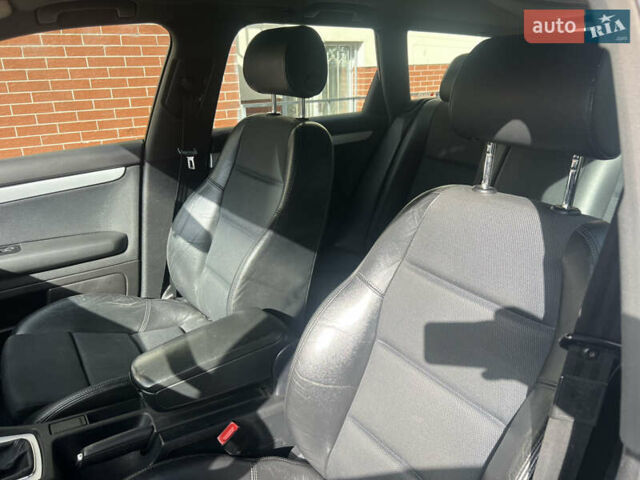 Сірий Ауді А4, об'ємом двигуна 1.8 л та пробігом 350 тис. км за 5000 $, фото 5 на Automoto.ua