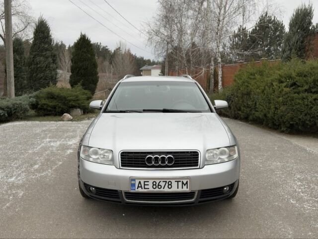 Серый Ауди А4, объемом двигателя 2 л и пробегом 300 тыс. км за 3990 $, фото 1 на Automoto.ua