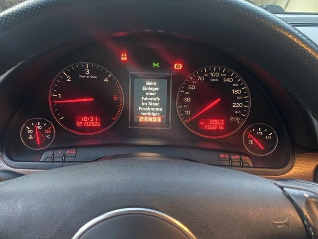 Серый Ауди А4, объемом двигателя 2.5 л и пробегом 3 тыс. км за 4500 $, фото 6 на Automoto.ua