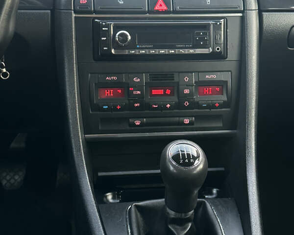 Сірий Ауді А4, об'ємом двигуна 1.6 л та пробігом 218 тис. км за 5350 $, фото 38 на Automoto.ua