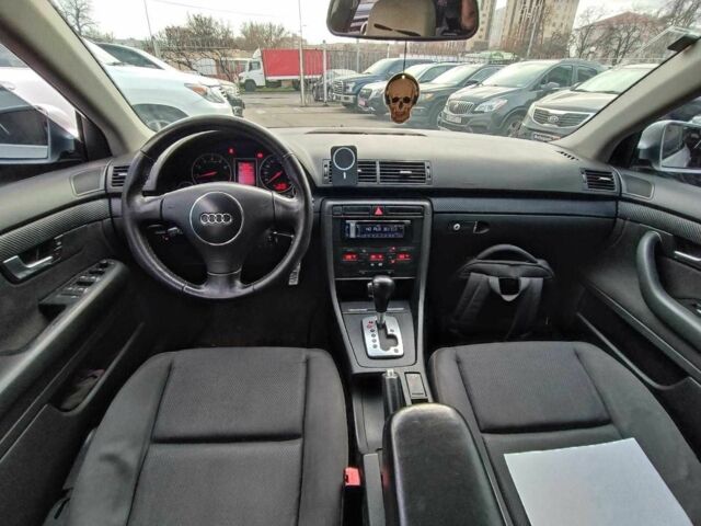 Сірий Ауді А4, об'ємом двигуна 2.4 л та пробігом 282 тис. км за 5390 $, фото 16 на Automoto.ua