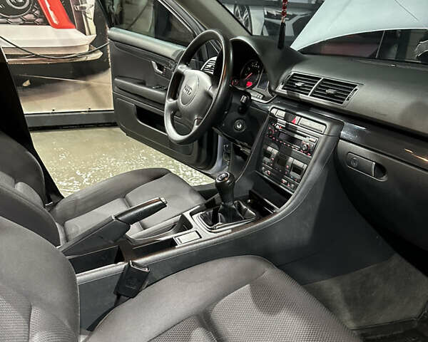 Сірий Ауді А4, об'ємом двигуна 1.78 л та пробігом 277 тис. км за 6000 $, фото 10 на Automoto.ua