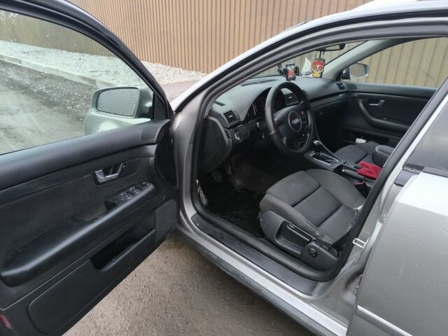 Серый Ауди А4, объемом двигателя 2 л и пробегом 400 тыс. км за 1900 $, фото 2 на Automoto.ua