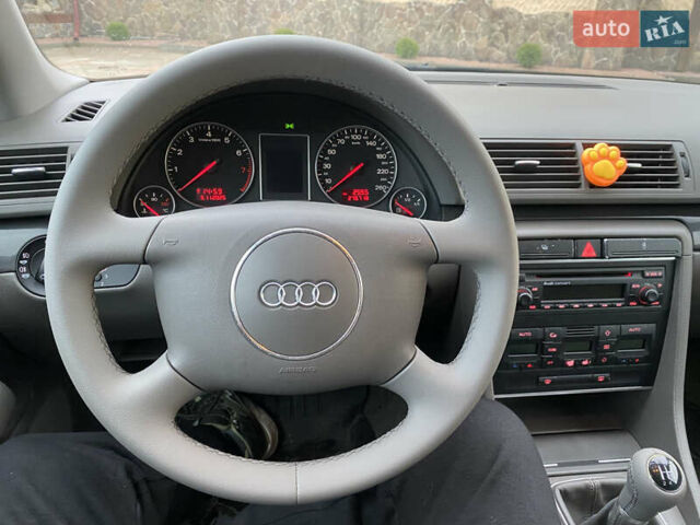 Сірий Ауді А4, об'ємом двигуна 1.8 л та пробігом 276 тис. км за 5000 $, фото 6 на Automoto.ua