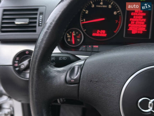 Сірий Ауді А4, об'ємом двигуна 1.8 л та пробігом 211 тис. км за 5850 $, фото 36 на Automoto.ua