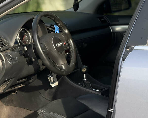 Серый Ауди А4, объемом двигателя 1.78 л и пробегом 300 тыс. км за 4000 $, фото 5 на Automoto.ua