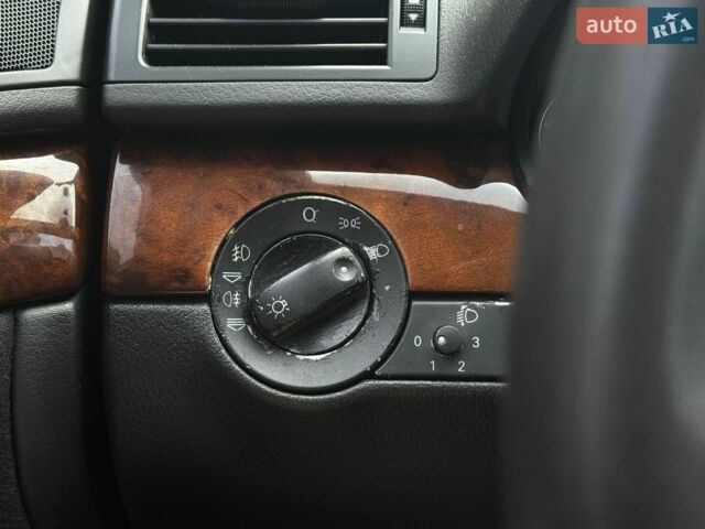 Сірий Ауді А4, об'ємом двигуна 2.5 л та пробігом 268 тис. км за 4900 $, фото 23 на Automoto.ua