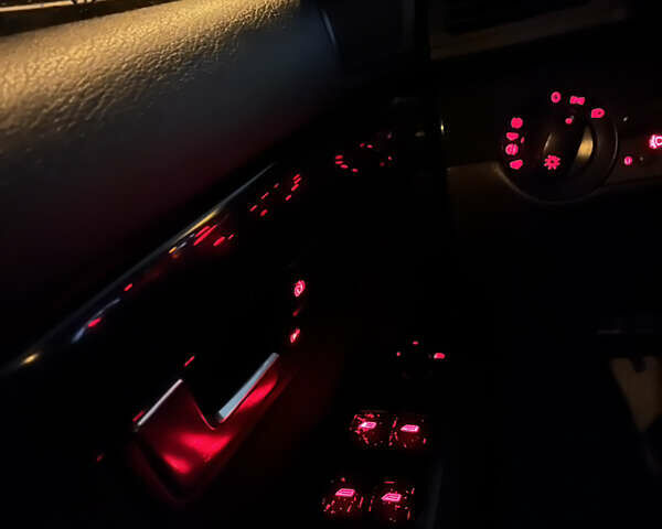 Серый Ауди А4, объемом двигателя 1.8 л и пробегом 242 тыс. км за 4500 $, фото 5 на Automoto.ua