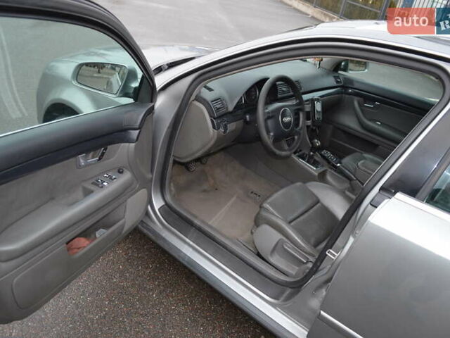 Серый Ауди А4, объемом двигателя 2.5 л и пробегом 390 тыс. км за 5500 $, фото 22 на Automoto.ua