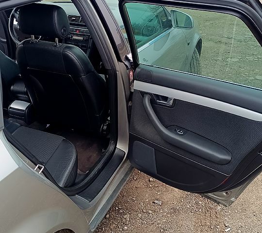 Сірий Ауді А4, об'ємом двигуна 2 л та пробігом 292 тис. км за 6500 $, фото 7 на Automoto.ua