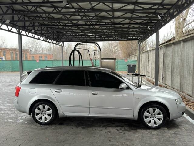 Серый Ауди А4, объемом двигателя 2 л и пробегом 290 тыс. км за 6000 $, фото 4 на Automoto.ua