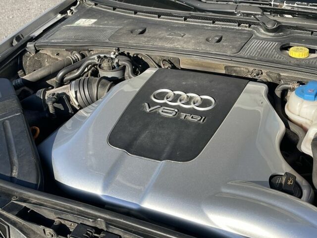 Серый Ауди А4, объемом двигателя 2.5 л и пробегом 368 тыс. км за 5200 $, фото 6 на Automoto.ua