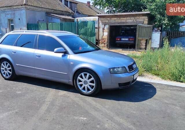 Серый Ауди А4, объемом двигателя 0 л и пробегом 330 тыс. км за 6000 $, фото 1 на Automoto.ua