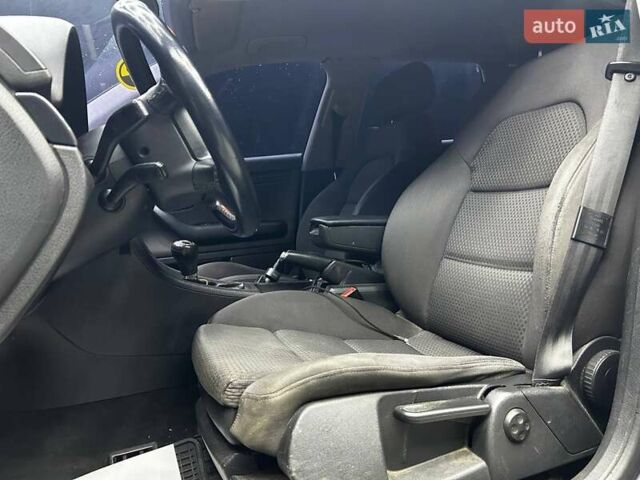 Серый Ауди А4, объемом двигателя 2 л и пробегом 284 тыс. км за 4600 $, фото 6 на Automoto.ua