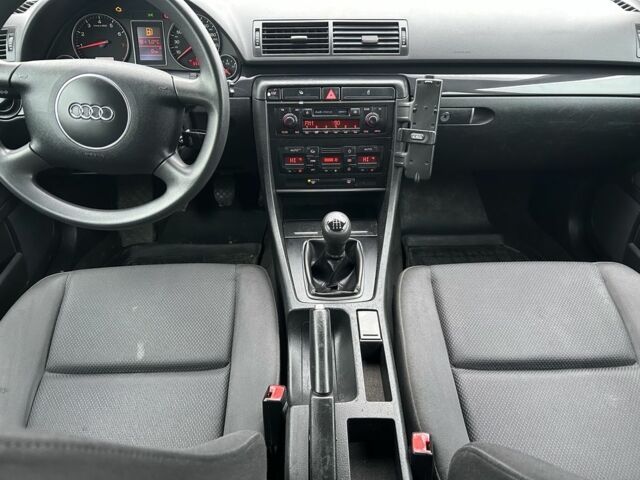 Сірий Ауді А4, об'ємом двигуна 2 л та пробігом 2 тис. км за 2800 $, фото 3 на Automoto.ua