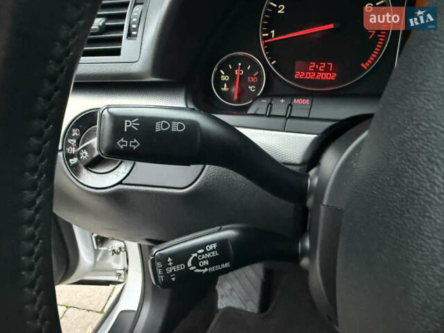 Сірий Ауді А4, об'ємом двигуна 1.8 л та пробігом 211 тис. км за 5900 $, фото 42 на Automoto.ua