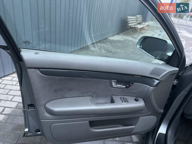 Сірий Ауді А4, об'ємом двигуна 2 л та пробігом 255 тис. км за 5900 $, фото 32 на Automoto.ua