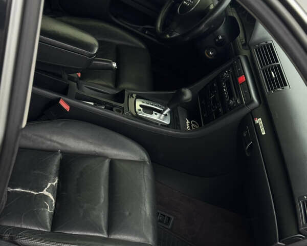 Серый Ауди А4, объемом двигателя 2.5 л и пробегом 240 тыс. км за 3799 $, фото 10 на Automoto.ua