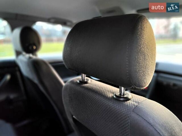 Серый Ауди А4, объемом двигателя 1.6 л и пробегом 256 тыс. км за 4990 $, фото 56 на Automoto.ua