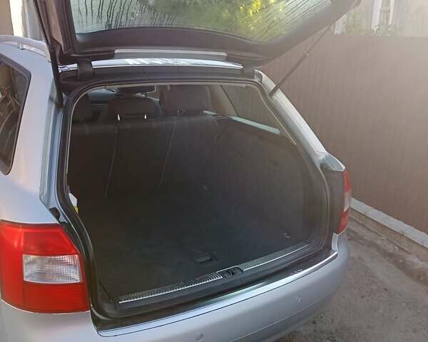 Серый Ауди А4, объемом двигателя 1.6 л и пробегом 214 тыс. км за 5500 $, фото 4 на Automoto.ua