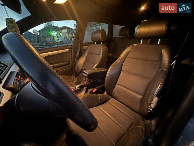 Ауди А4 2004 в Турке на Automoto.ua Серый Ауди А4, объемом двигателя 2.5 л и пробегом 320 тыс. км за 3400 $, фото 9 на Automoto.ua