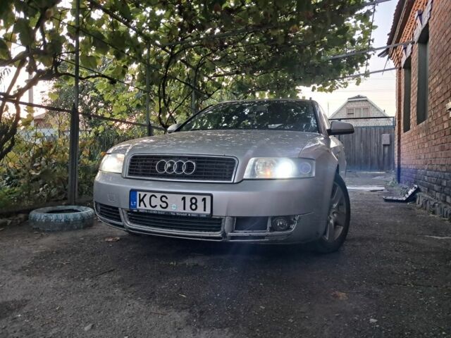 Серый Ауди А4, объемом двигателя 2 л и пробегом 280 тыс. км за 3300 $, фото 1 на Automoto.ua