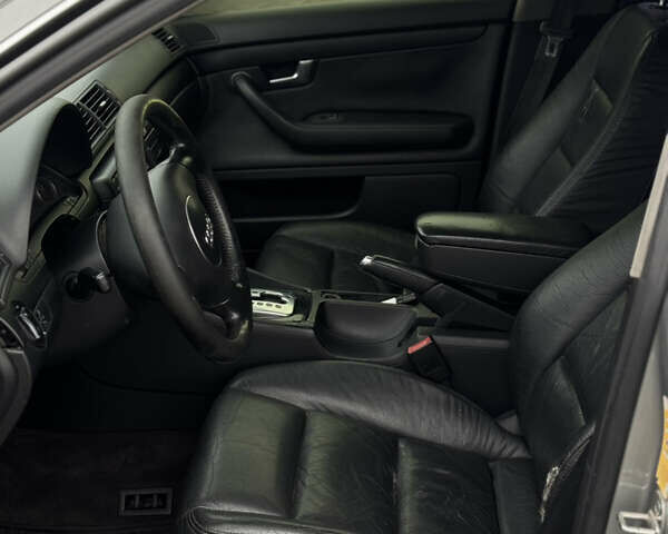 Серый Ауди А4, объемом двигателя 2.5 л и пробегом 240 тыс. км за 3799 $, фото 9 на Automoto.ua