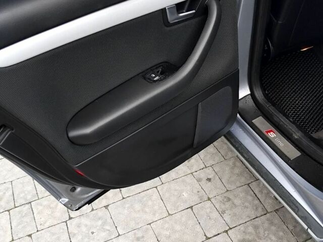 Серый Ауди А4, объемом двигателя 2.5 л и пробегом 400 тыс. км за 4500 $, фото 13 на Automoto.ua