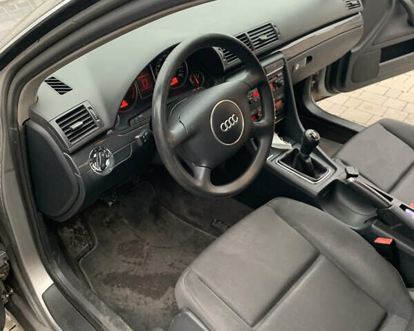 Серый Ауди А4, объемом двигателя 2 л и пробегом 319 тыс. км за 5200 $, фото 5 на Automoto.ua