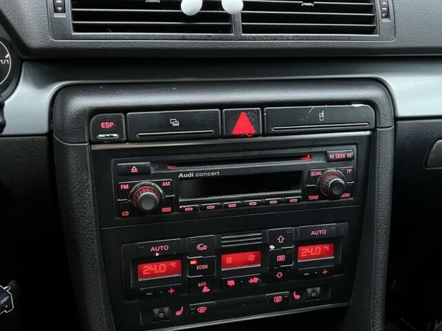 Сірий Ауді А4, об'ємом двигуна 2 л та пробігом 373 тис. км за 6600 $, фото 21 на Automoto.ua