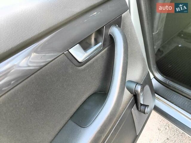 Серый Ауди А4, объемом двигателя 1.6 л и пробегом 256 тыс. км за 4990 $, фото 41 на Automoto.ua