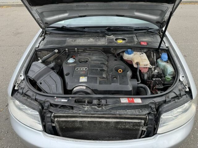 Серый Ауди А4, объемом двигателя 1.9 л и пробегом 404 тыс. км за 3028 $, фото 13 на Automoto.ua