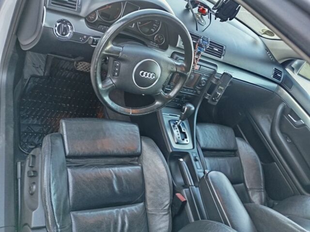 Сірий Ауді А4, об'ємом двигуна 2.5 л та пробігом 350 тис. км за 3500 $, фото 9 на Automoto.ua